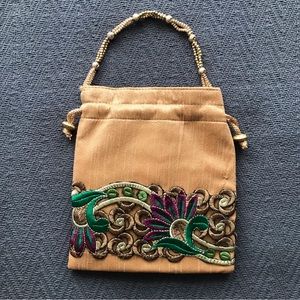 NWOT Vintage Embroidered Fabric Drawstring Bag Wristlet Floral Gold Beaded